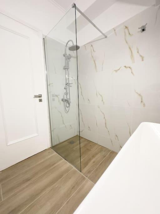 דירות Petite Retreat In Kolonaki, Athens /Netflix מראה חיצוני תמונה